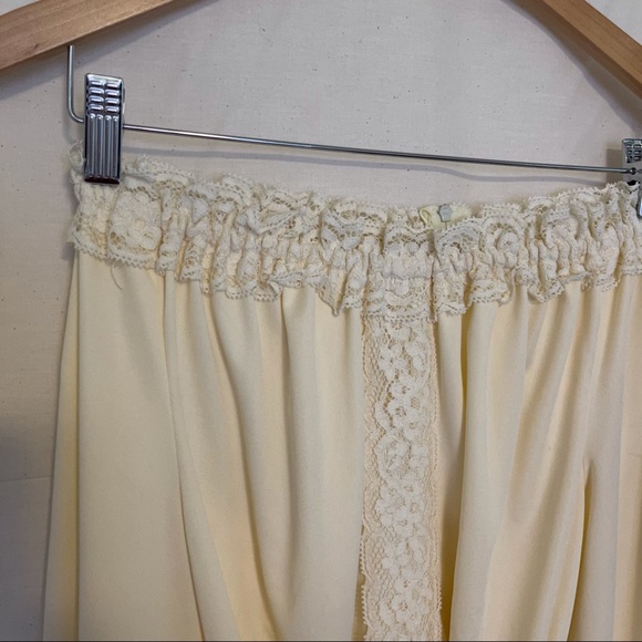 70s Handmade Vintage Lace Blouse - Picture 6 of 10